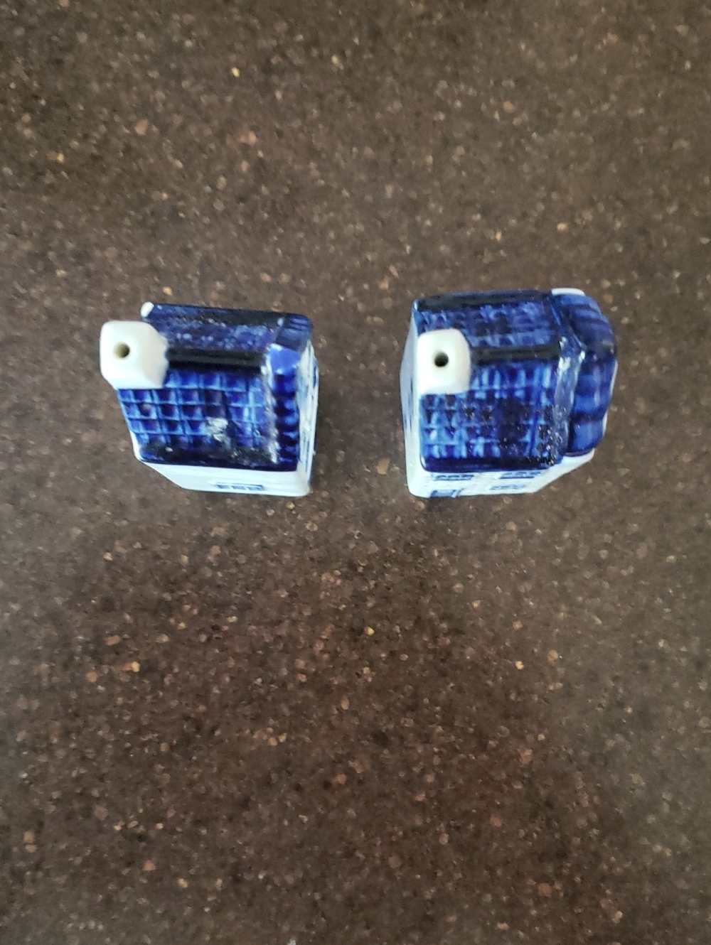 Vintage Dutch Blue & White Canal House Salt & Pepper Shakers - Picture 5 of 8